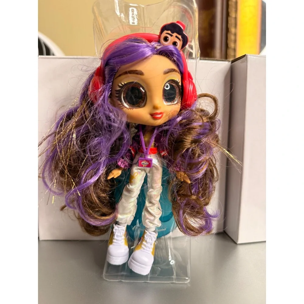 Hairdorables Hair Art Series Noah Doll Purple Brown Hair Streetwear with Stand